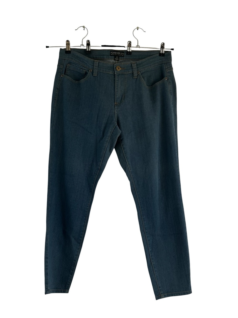 Forever 21+ Light Wash Tapered Mom Jeans Women’s Size 14 Short Casual